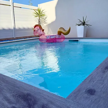 Homestay Belle Dans Neuve Avec Piscine Privee